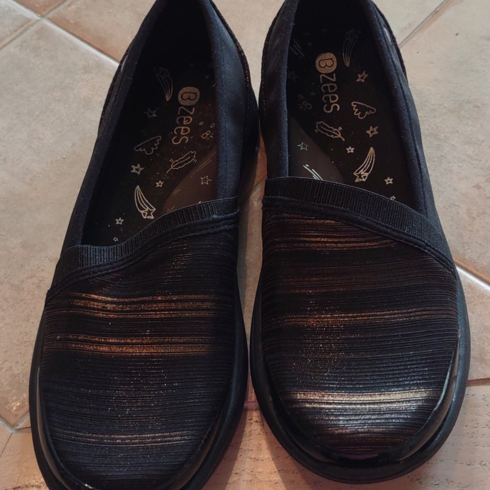 NWOT BZEES Lollipop Slip-ons